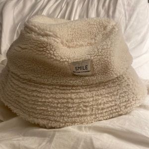 Sherpa bucket hat